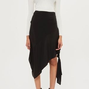 Boutique Knot side skirt